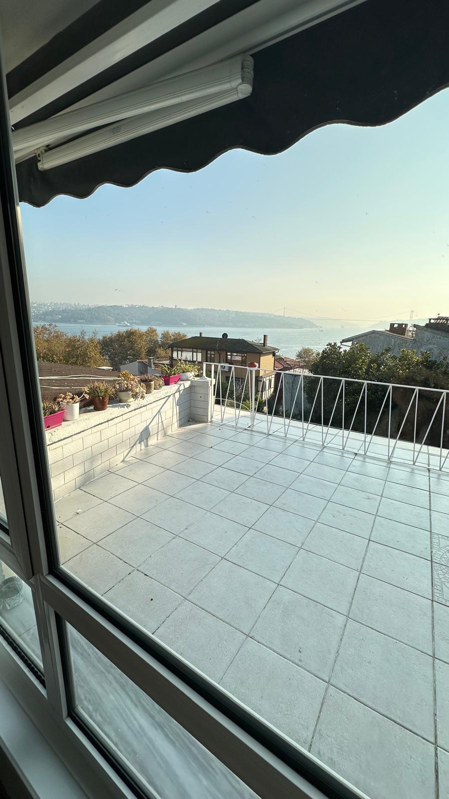 YENİKÖY'DE BOĞAZ MANZARALI 3 KATLI  BİNA - 5