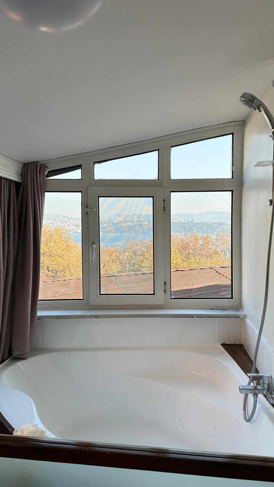 YENİKÖY'DE BOĞAZ MANZARALI 3 KATLI  BİNA - 8