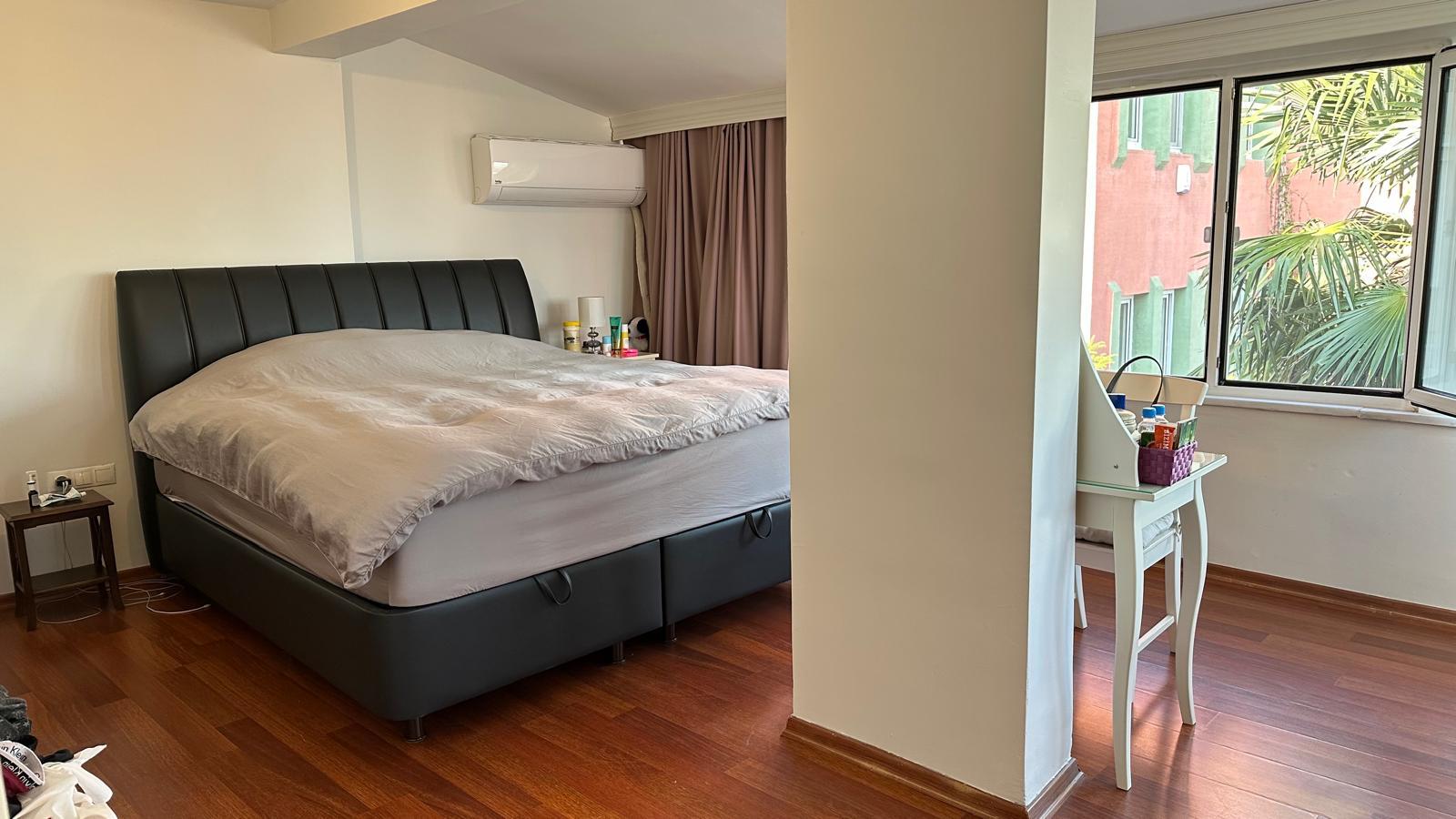 YENİKÖY'DE BOĞAZ MANZARALI 3 KATLI  BİNA - 9