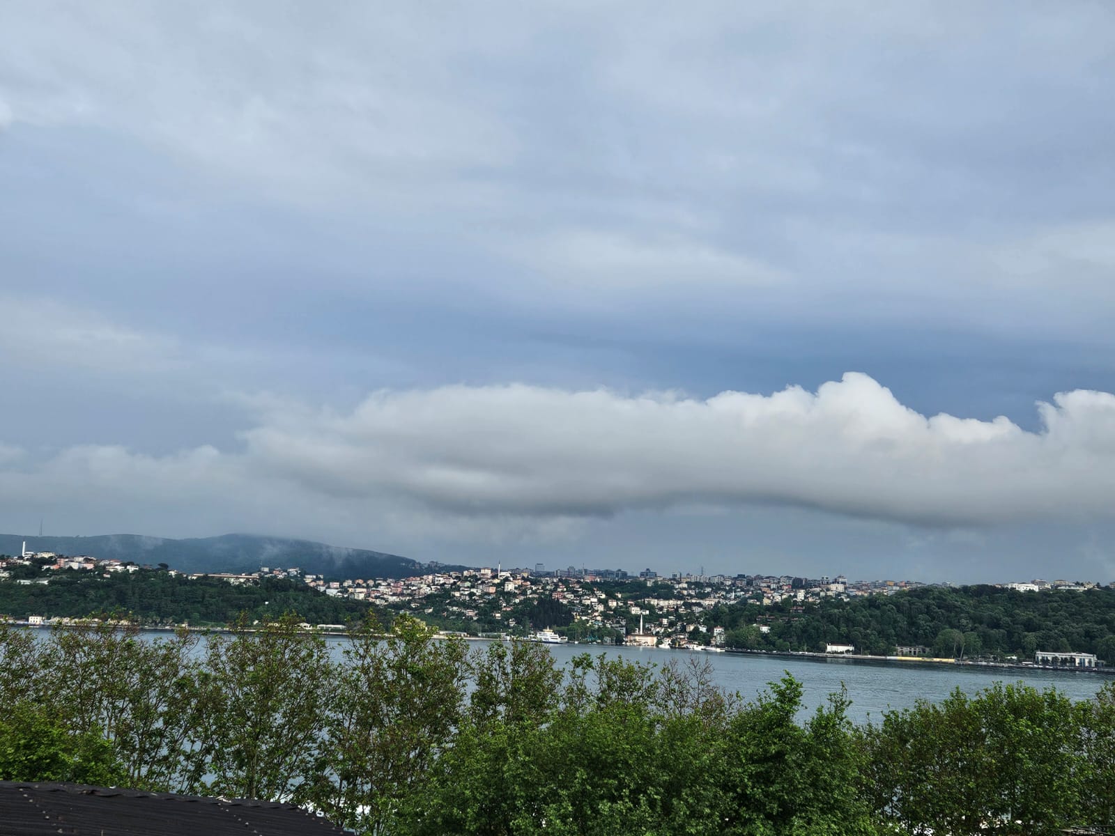 YENİKÖY'DE BOĞAZ MANZARALI 3 KATLI  BİNA - 13