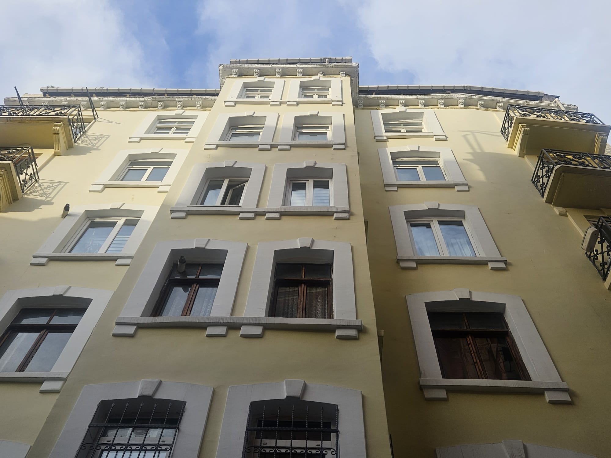 ÖMER HAYYAM'DA AIRBNB'YE UYGUN  FIRSAT SATILIK 