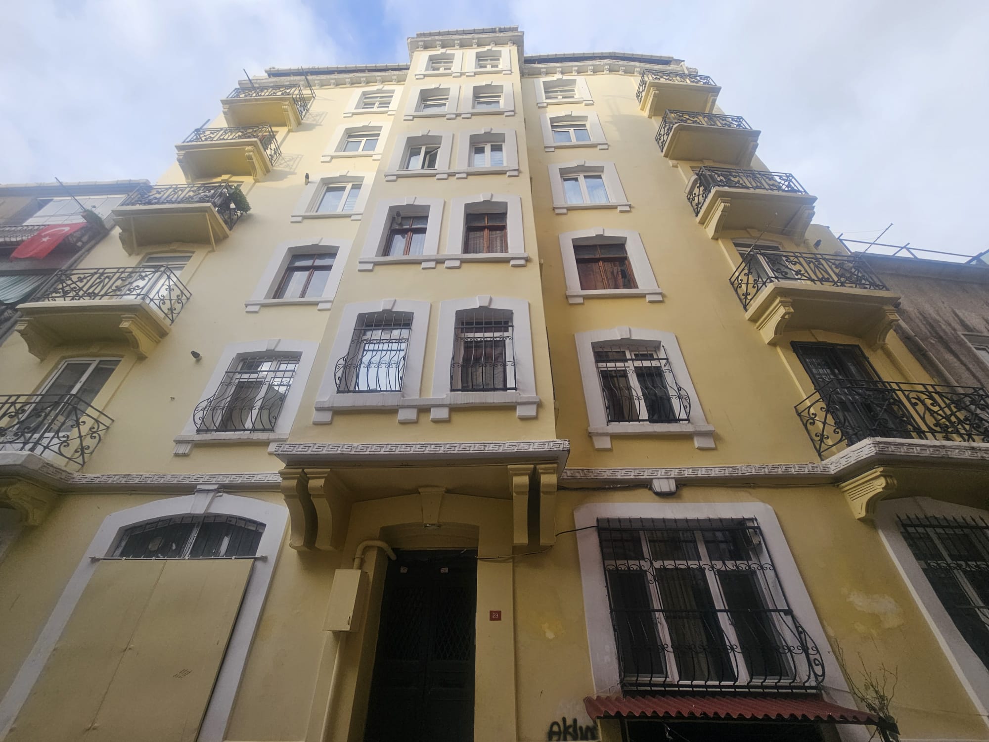 ÖMER HAYYAM'DA AIRBNB'YE UYGUN  FIRSAT SATILIK  - 2