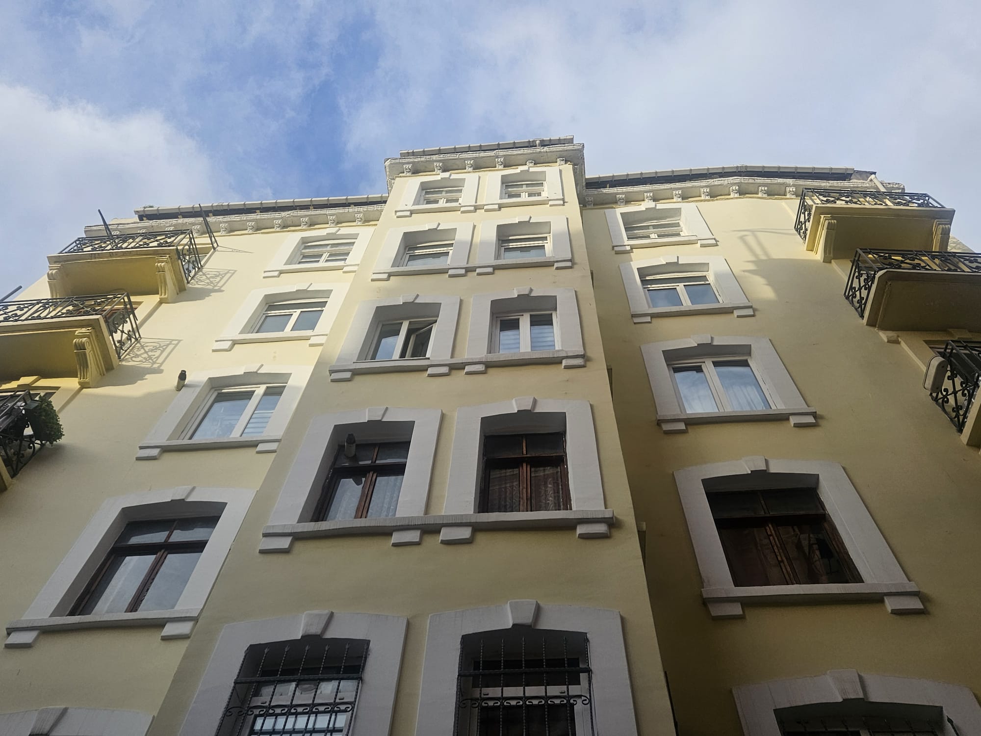 ÖMER HAYYAM'DA AIRBNB'YE UYGUN  FIRSAT SATILIK  - 3