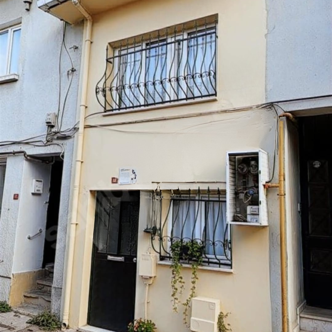  TUZLA SAHİLDE SATILIK MÜSTAKİL BAHÇELİ EV / OFİS