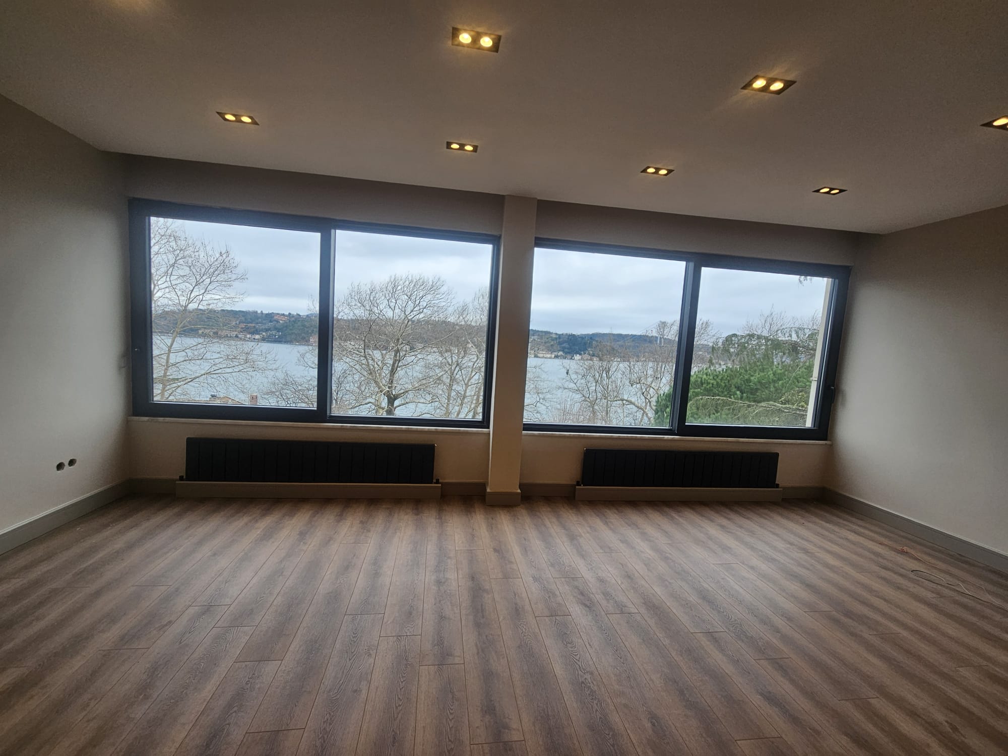 EMİRGAN'DA BOĞAZ MANZARALI YENİLENMİŞ 3+1 DAİRE