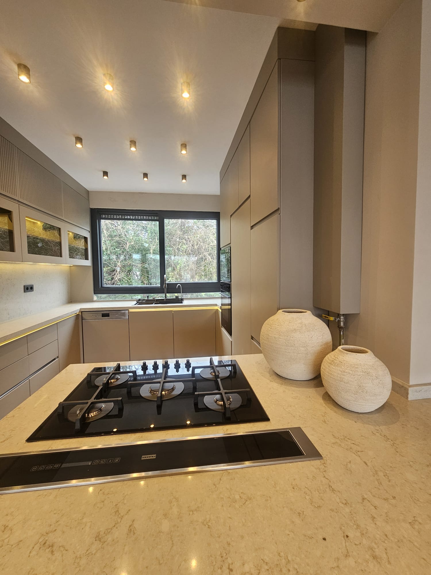 EMİRGAN'DA BOĞAZ MANZARALI YENİLENMİŞ 3+1 DAİRE - 8