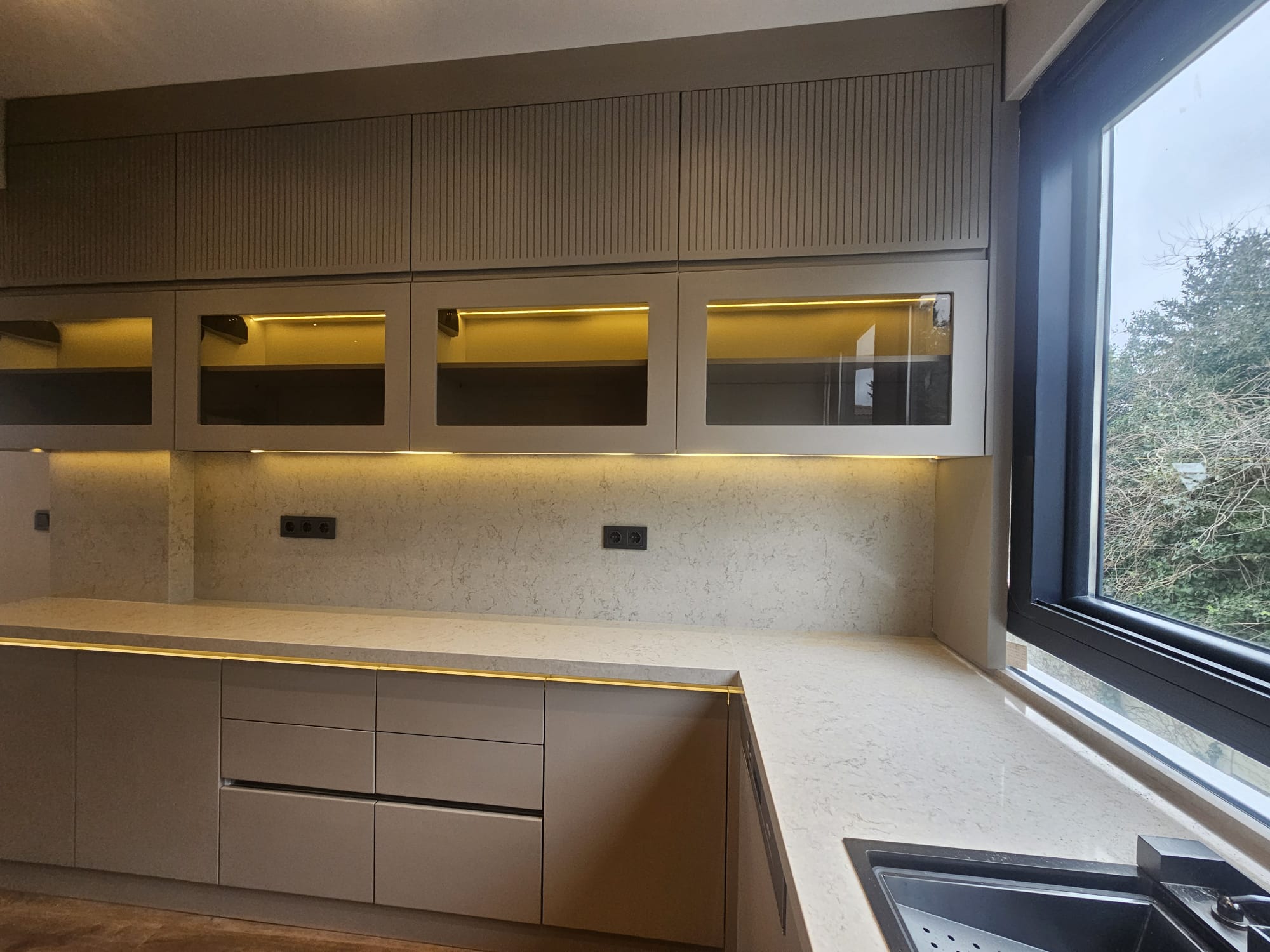 EMİRGAN'DA BOĞAZ MANZARALI YENİLENMİŞ 3+1 DAİRE - 6