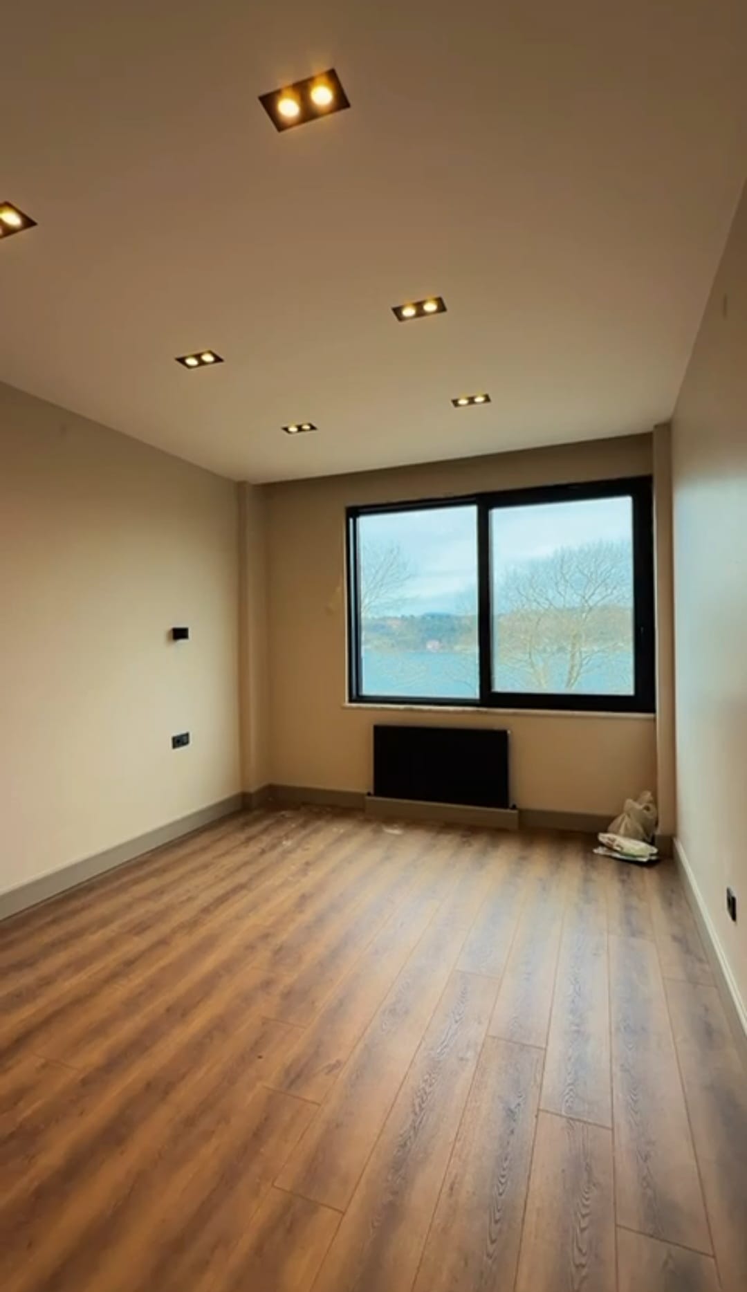 EMİRGAN'DA BOĞAZ MANZARALI YENİLENMİŞ 3+1 DAİRE - 13