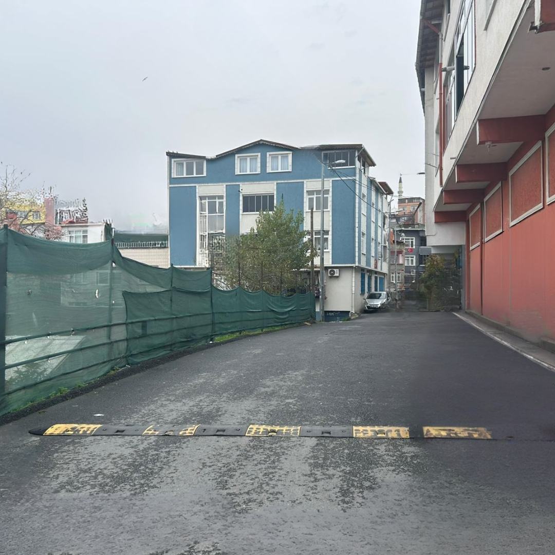 SARIYER PINAR MAH.ÇİFT GİRİŞLİ  200M2 DEPO 