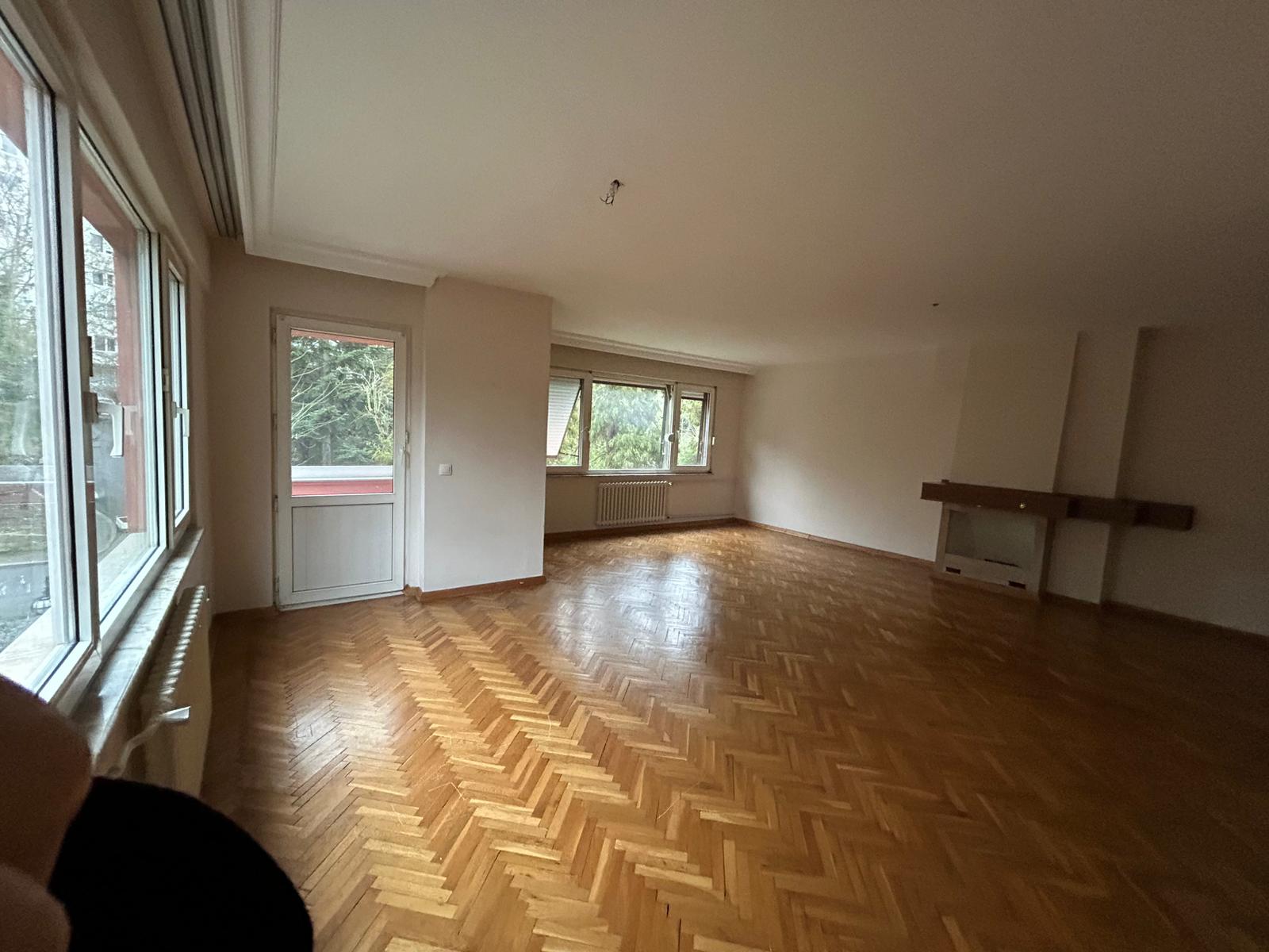 LEVENT KONAKLAR, OTAŞ SİTESİ'NDE 150M2 NET, ŞÖMİNELİ,  3+1 ARA KAT DAİRE