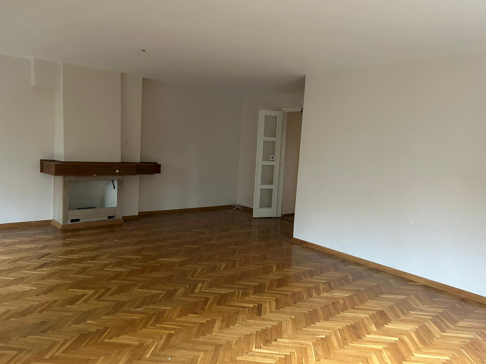 LEVENT KONAKLAR, OTAŞ SİTESİ'NDE 150M2 NET, ŞÖMİNELİ,  3+1 ARA KAT DAİRE - 8