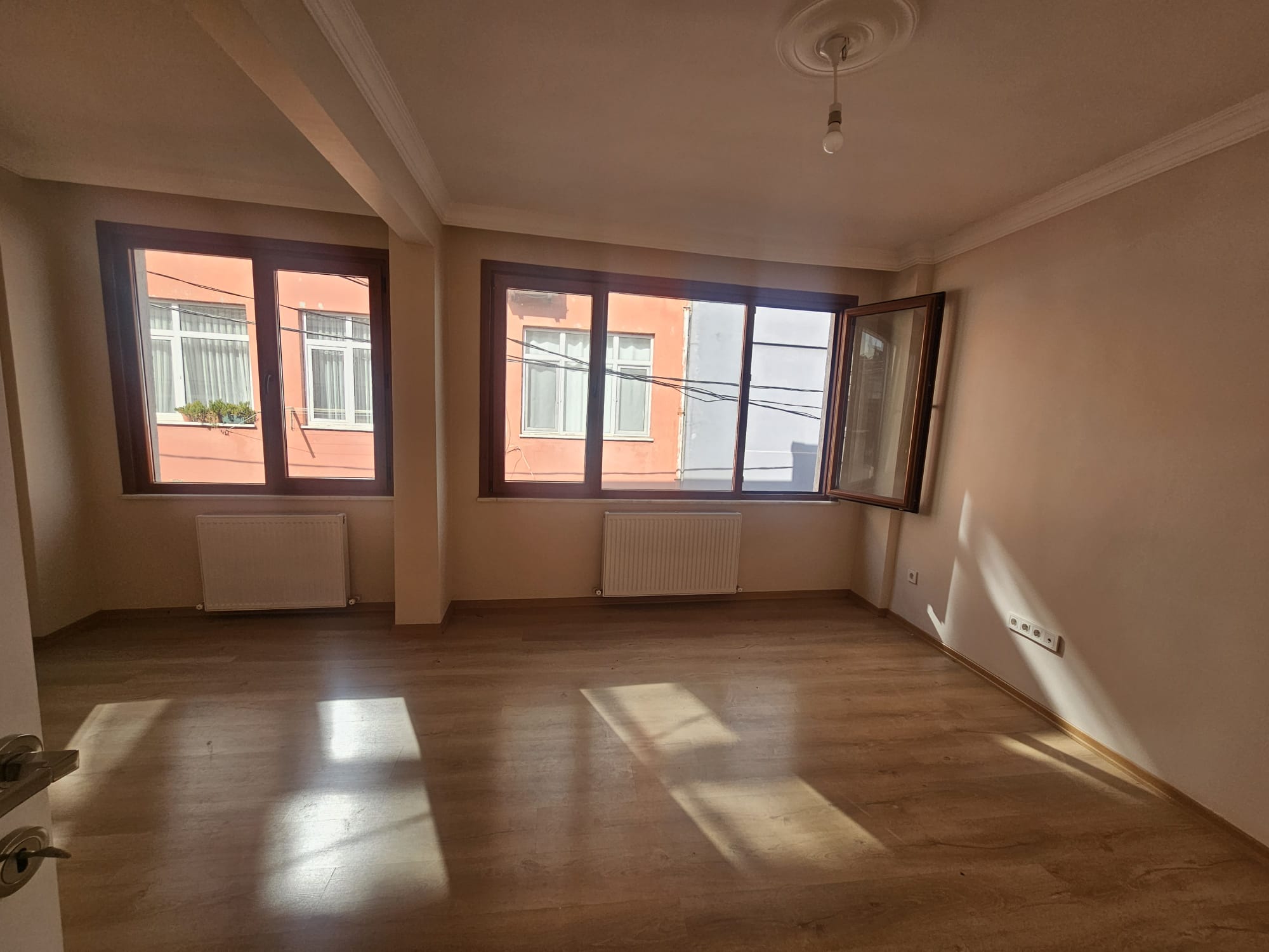 RUMELİHİSARI'NDA 4+1 MÜSATAKİL EV - 14