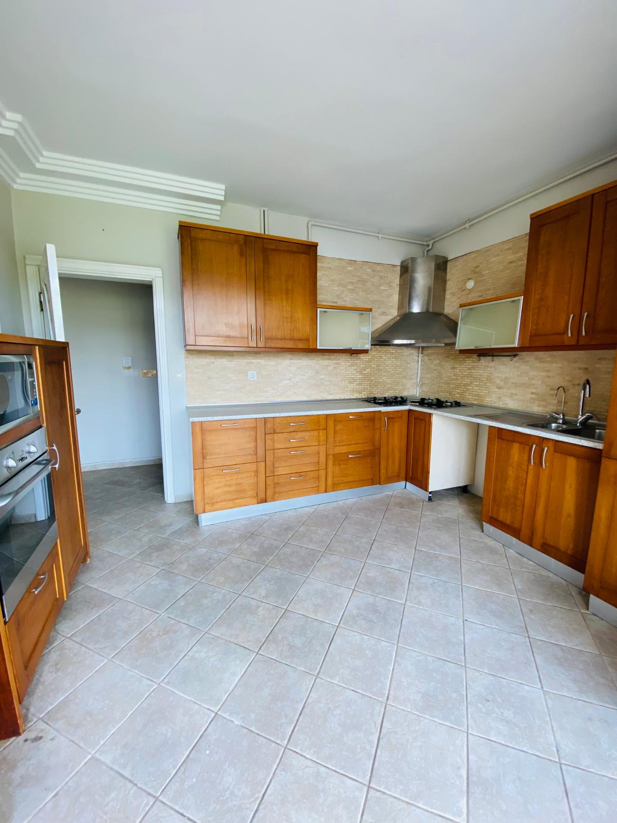 TARABYA'NIN EN NEZİH SOKAĞINDA.FERAH,AYDINLIK,5+1 ÇATI DUBLEKS - 7