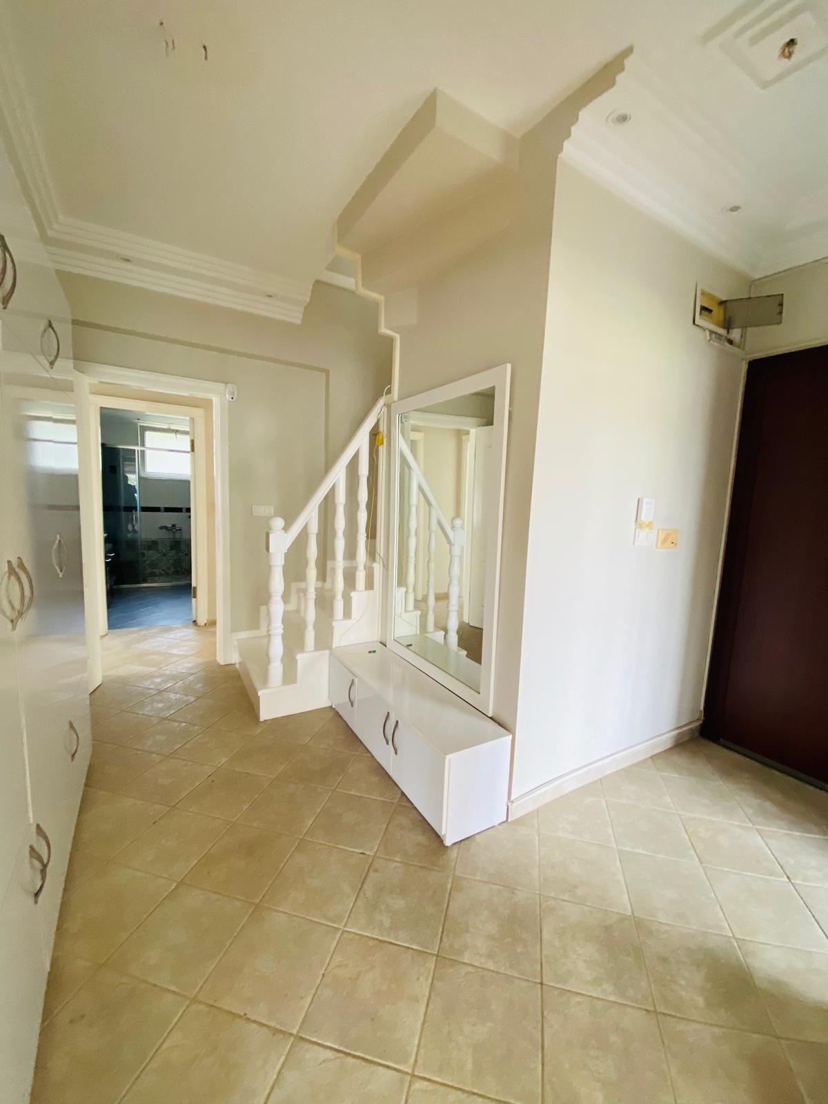 TARABYA'NIN EN NEZİH SOKAĞINDA.FERAH,AYDINLIK,5+1 ÇATI DUBLEKS - 4