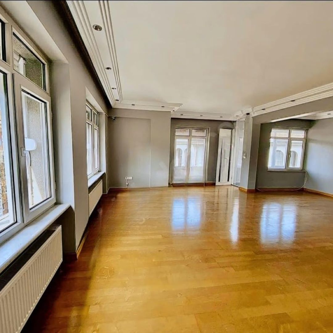 TARABYA'NIN EN NEZİH SOKAĞINDA.FERAH,AYDINLIK,5+1 ÇATI DUBLEKS - 3