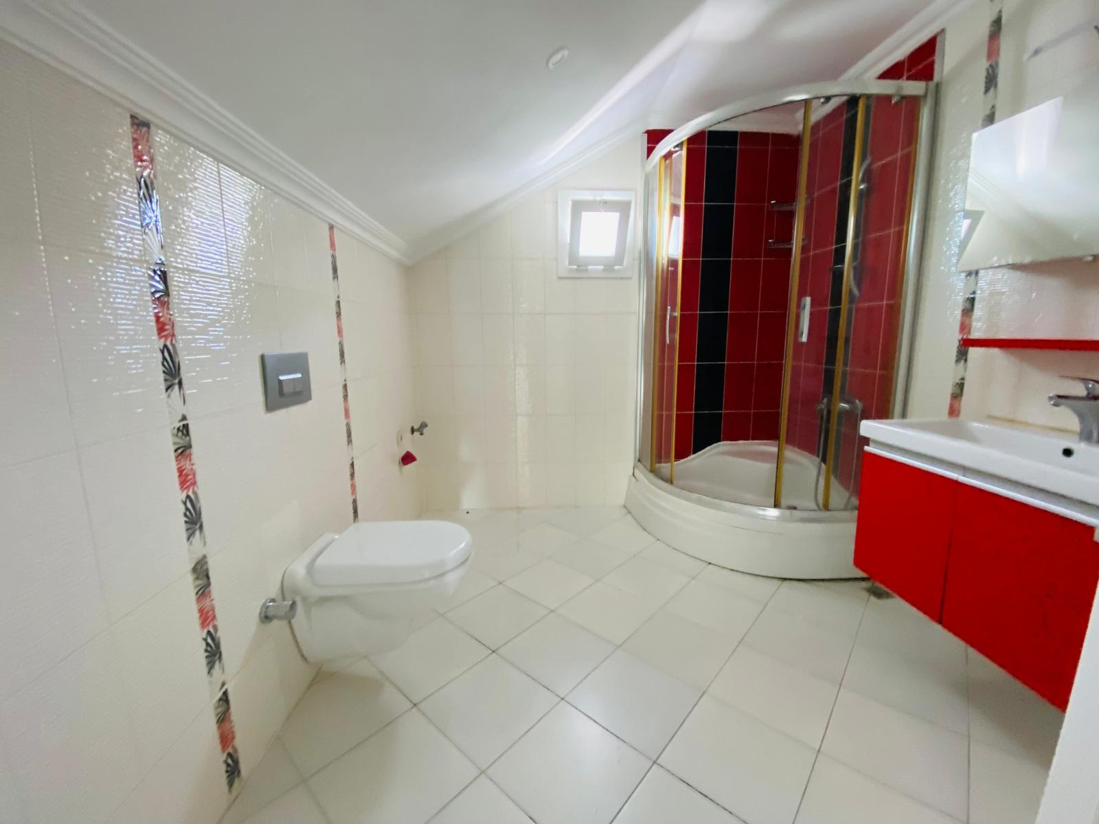 TARABYA'NIN EN NEZİH SOKAĞINDA.FERAH,AYDINLIK,5+1 ÇATI DUBLEKS - 19