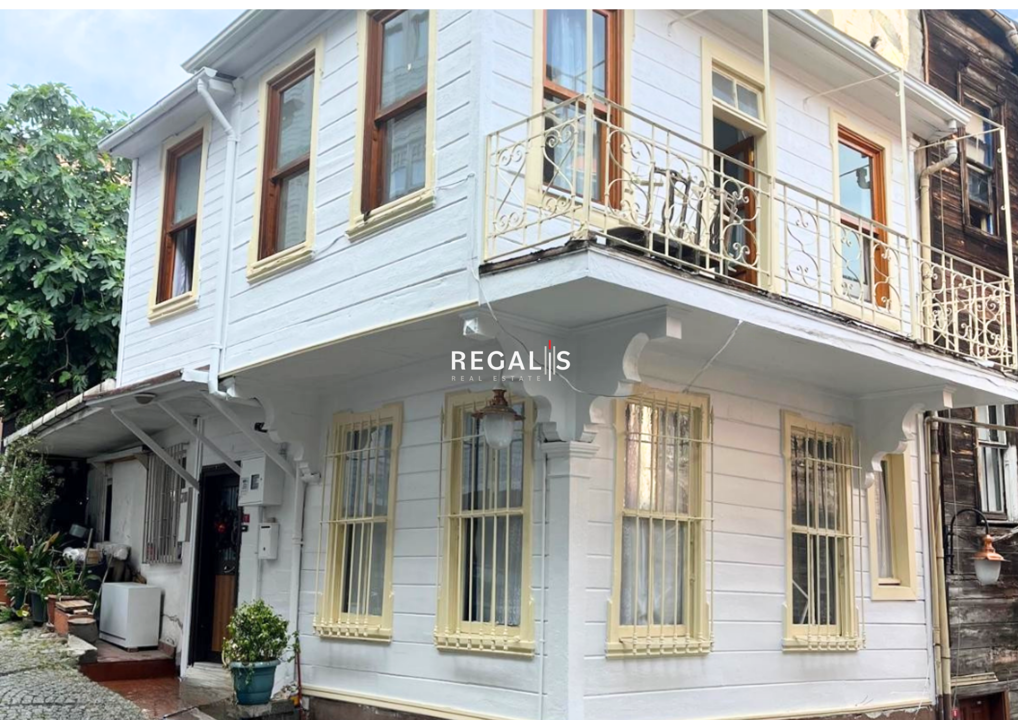 ARNAVUTKÖY'DE KİRALIK  MÜSTAKİL 2 KATLI İŞYERİ/OFİS