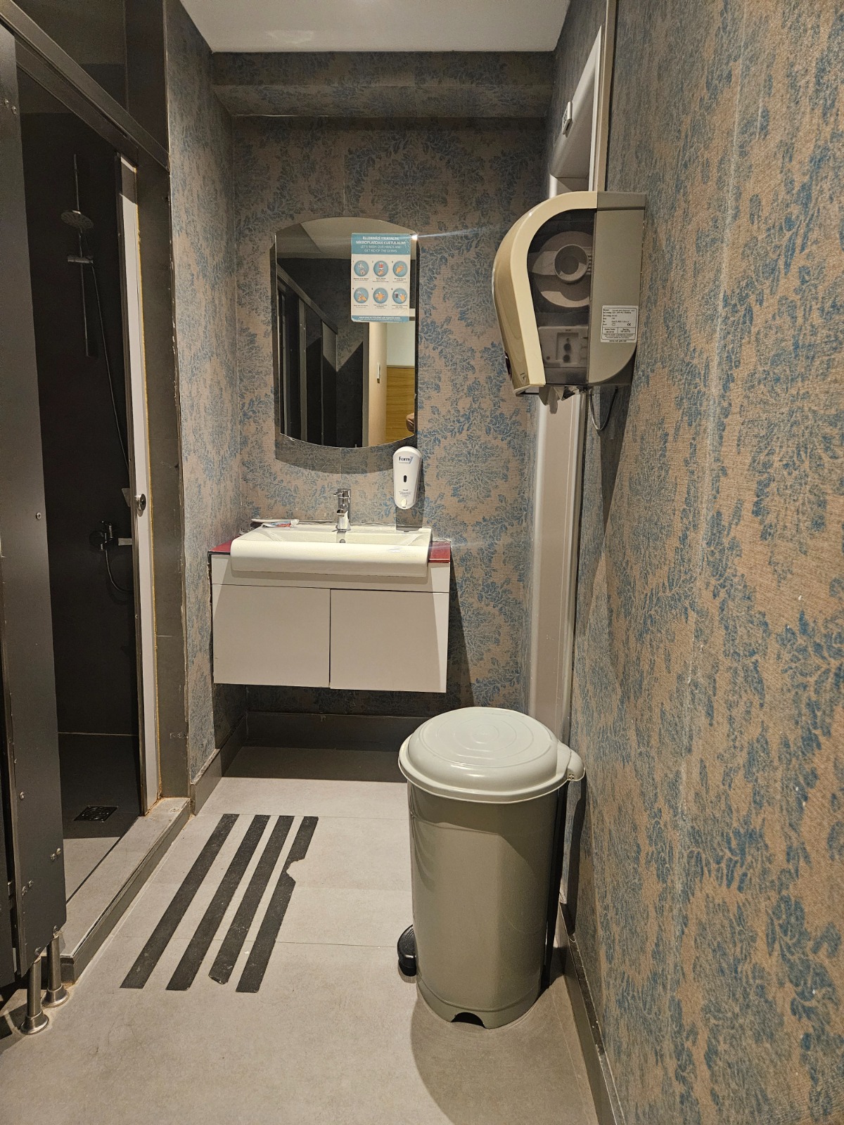 SATILIK KURUMSAL KİRACILI YURT BİNASI - 12