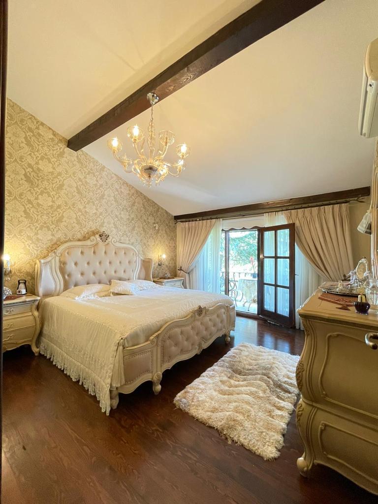 SAPANCA'DA 1200M2 BAHÇE İÇİNDE ÇOK ÖZEL BİR VİLLA - 22