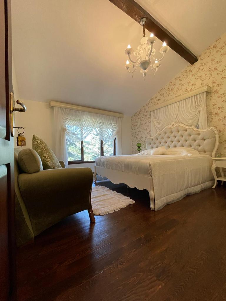 SAPANCA'DA 1200M2 BAHÇE İÇİNDE ÇOK ÖZEL BİR VİLLA - 34