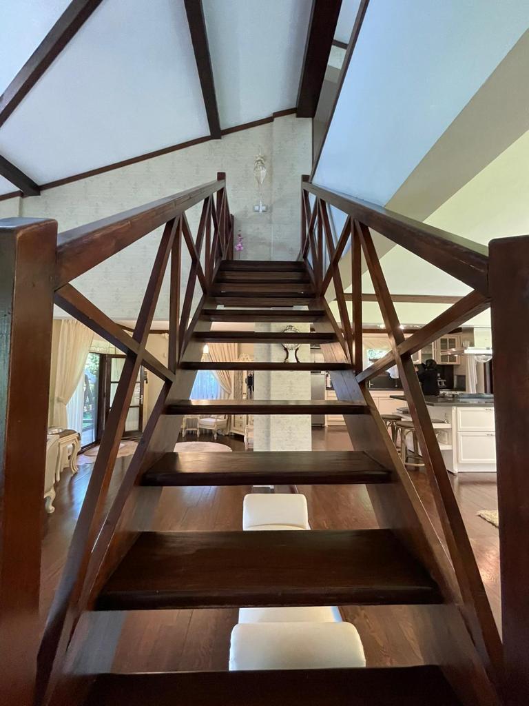 SAPANCA'DA 1200M2 BAHÇE İÇİNDE ÇOK ÖZEL BİR VİLLA - 24