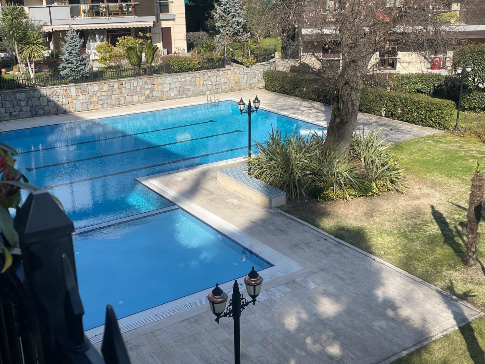 SARIYER'DE ORMANA KOMŞU SİTEDE GENİŞ VE MÜSTAKİL  BAHÇE KULLANIMLI DUBLEKS DAİRE - 11