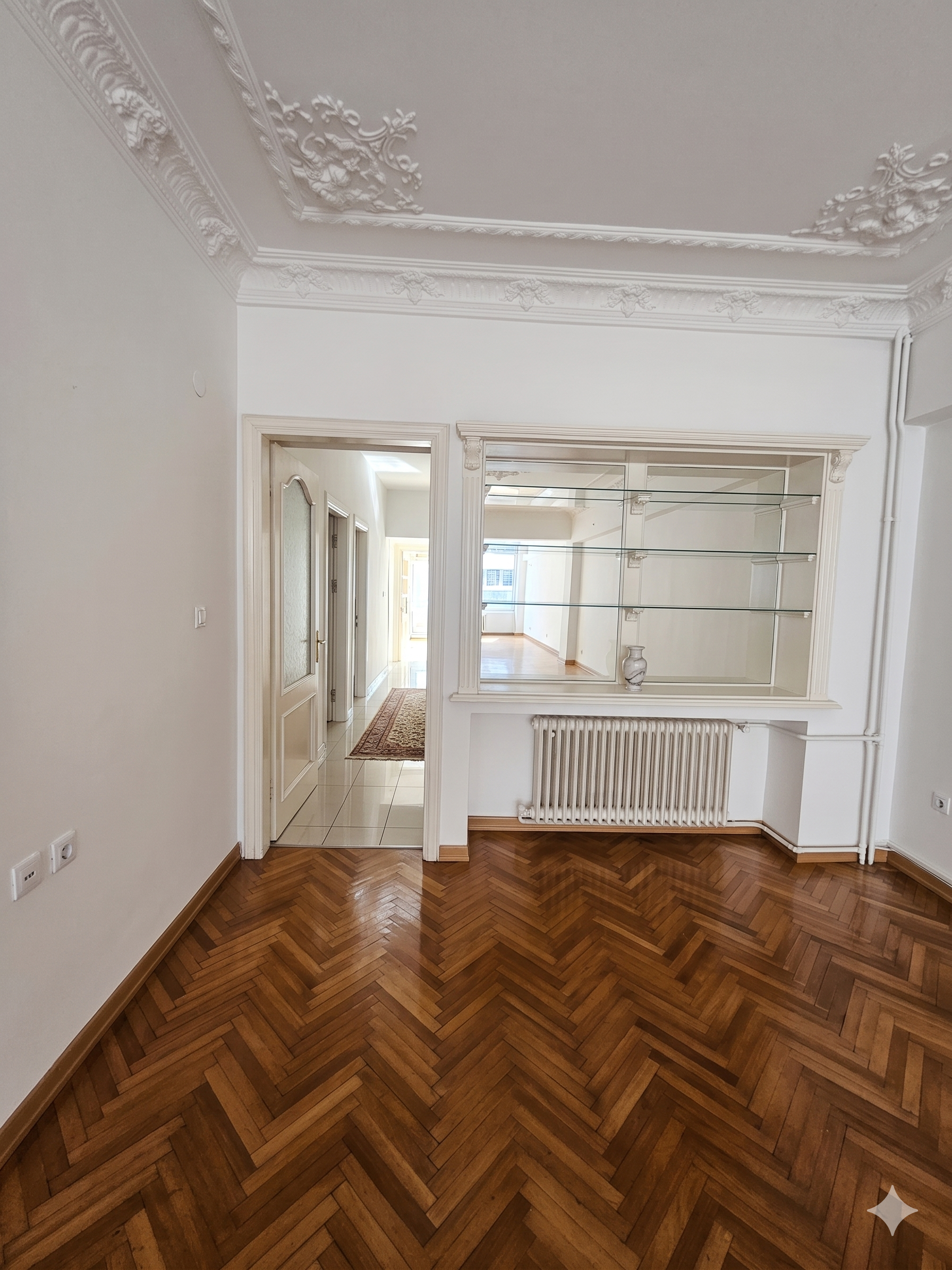 BEBEK'TE CADDEYE ADIM MESAFEDE  TEK TAPU 2 BAĞIMSIZ DAİRE - 6