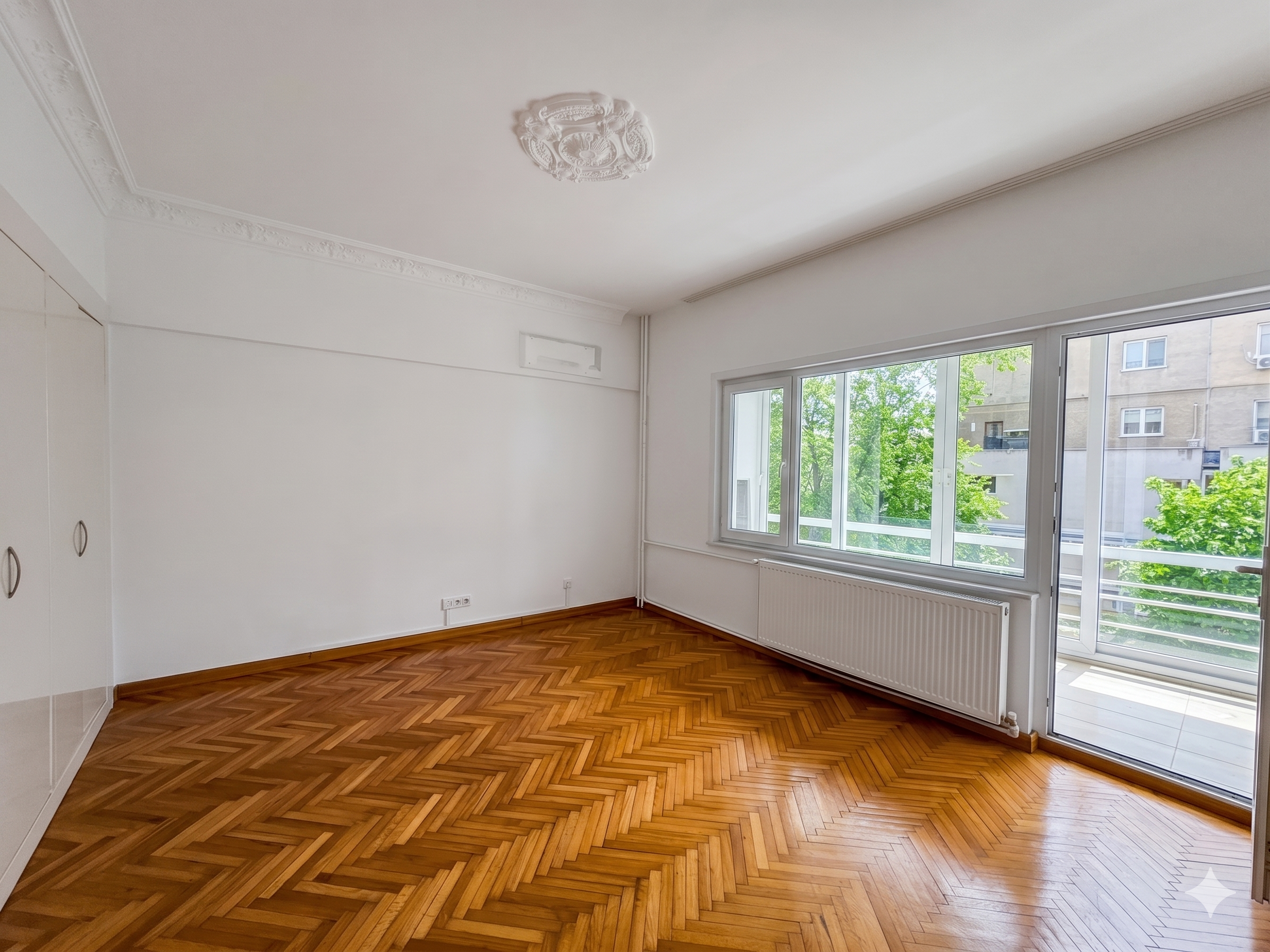 BEBEK'TE CADDEYE ADIM MESAFEDE  TEK TAPU 2 BAĞIMSIZ DAİRE - 9