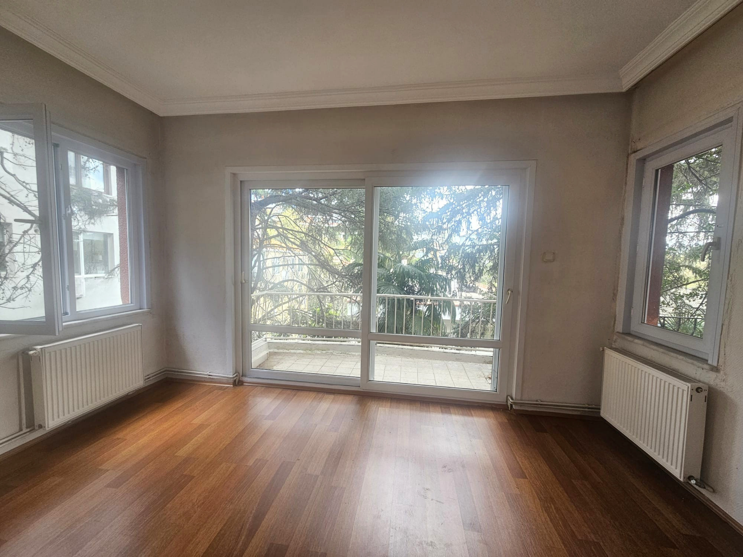 YENİKÖY'DE YAPI KREDİ KORUSUNA KOMŞU  2+1 ARA KAT DAİRE - 4