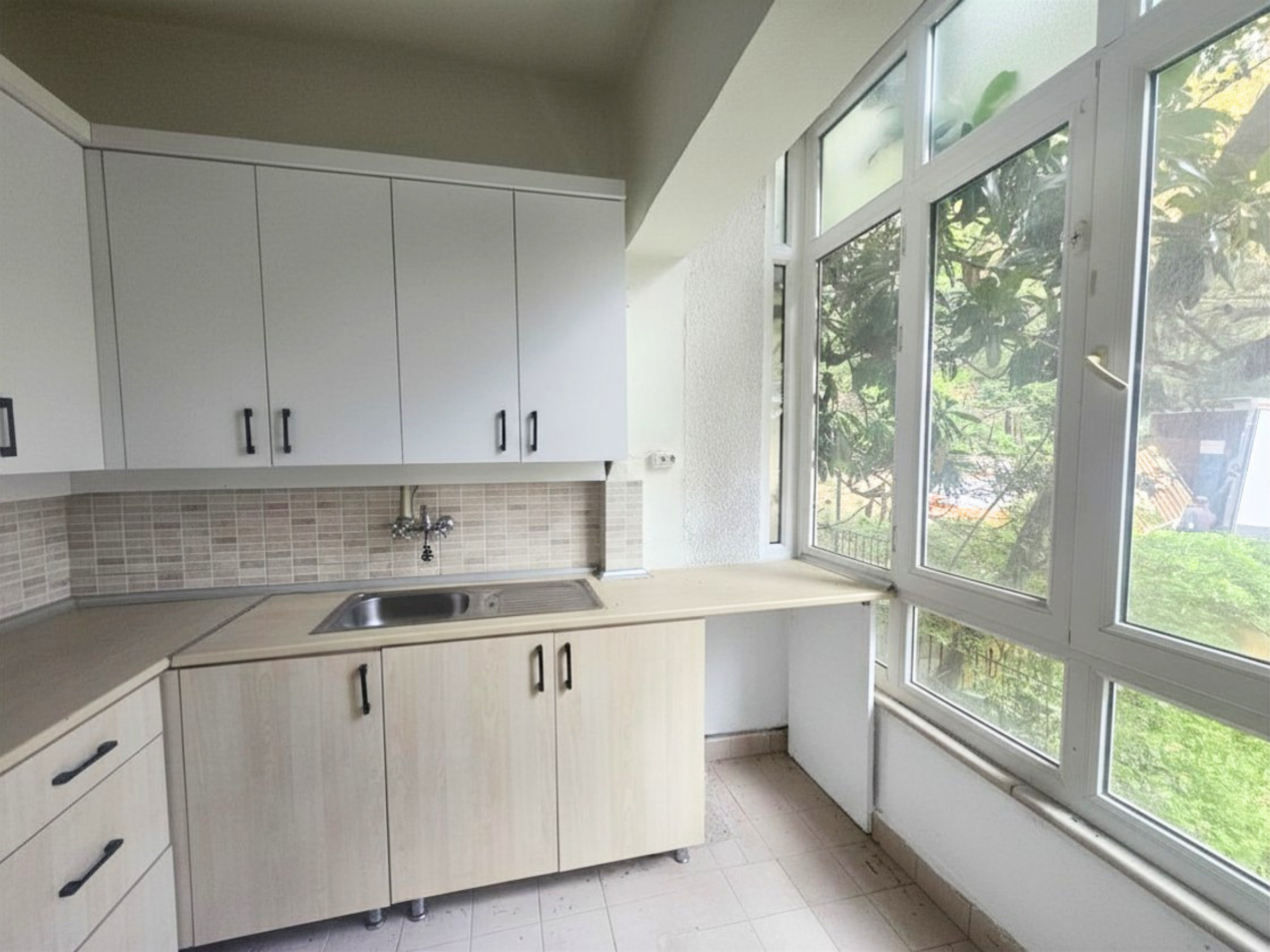 YENİKÖY'DE YAPI KREDİ KORUSUNA KOMŞU  2+1 ARA KAT DAİRE - 9