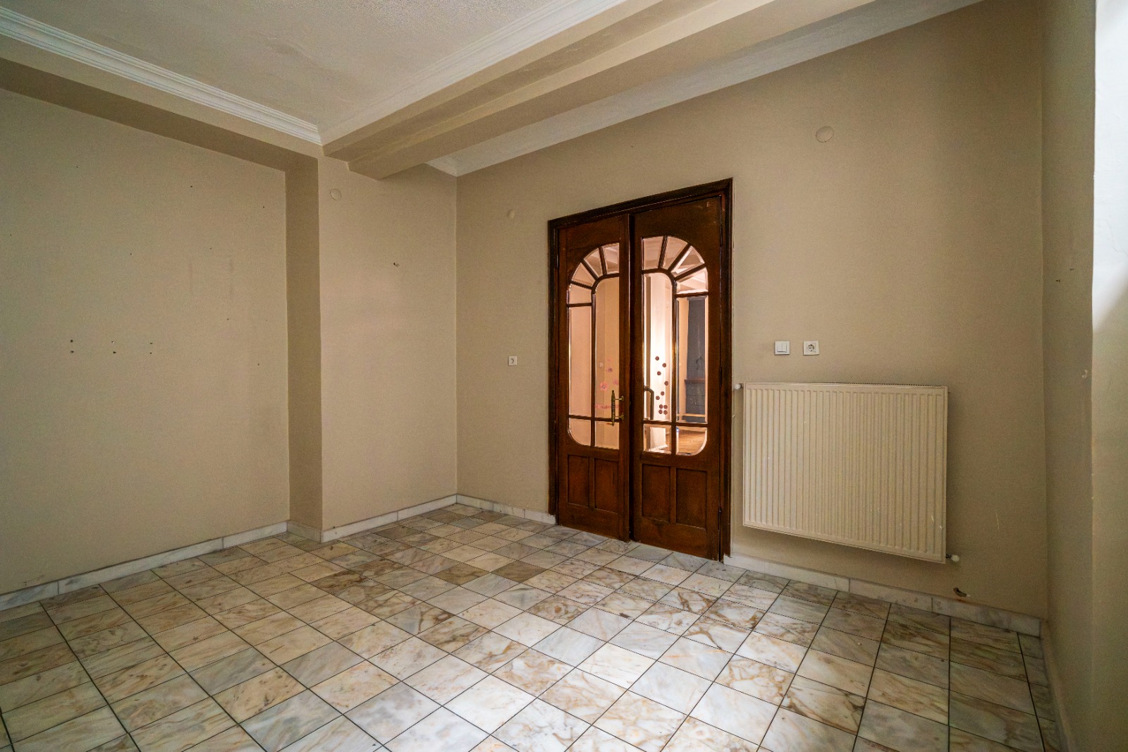 ÇENGELKÖY'DE TİCARİ KİRALIK KÖŞK - 12