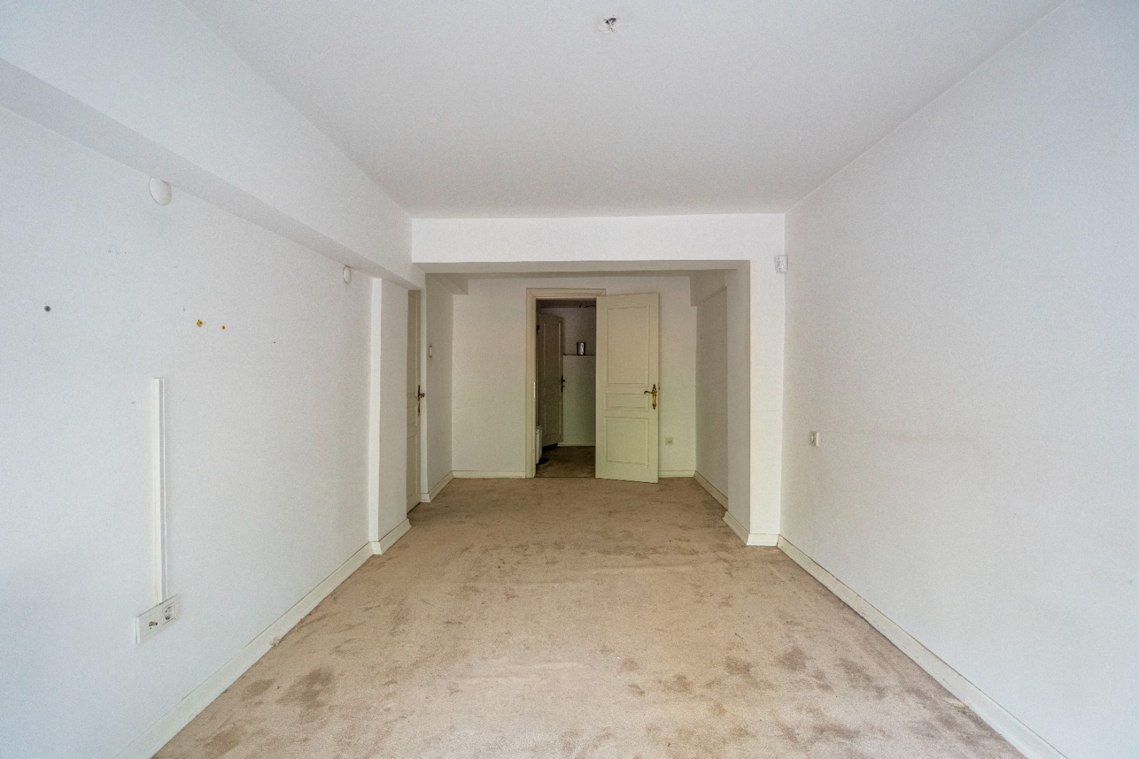 ÇENGELKÖY'DE TİCARİ KİRALIK KÖŞK - 19