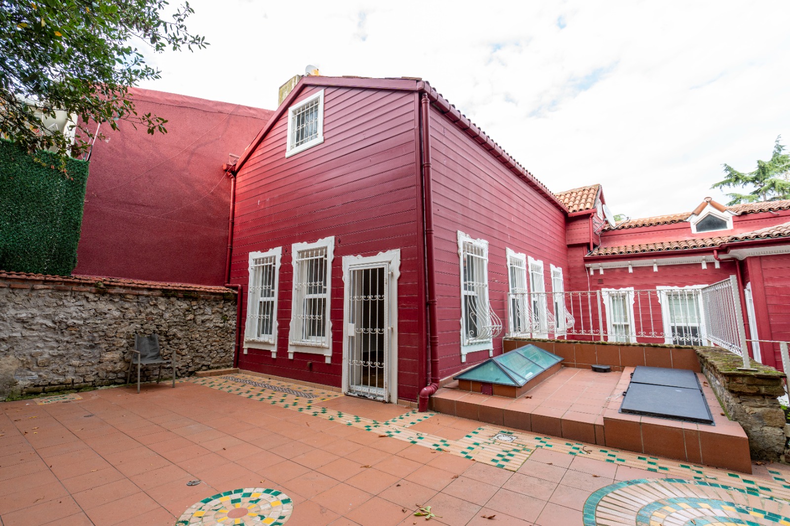 ÇENGELKÖY'DE TİCARİ KİRALIK KÖŞK - 11