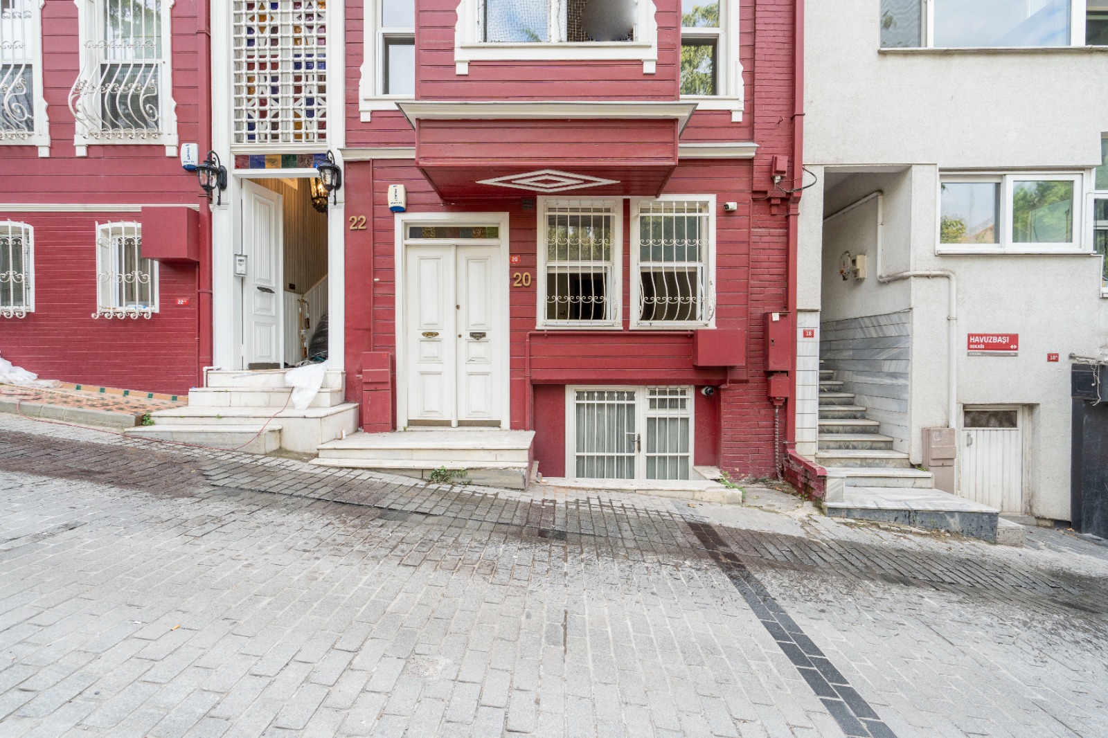 ÇENGELKÖY'DE TİCARİ KİRALIK KÖŞK - 21