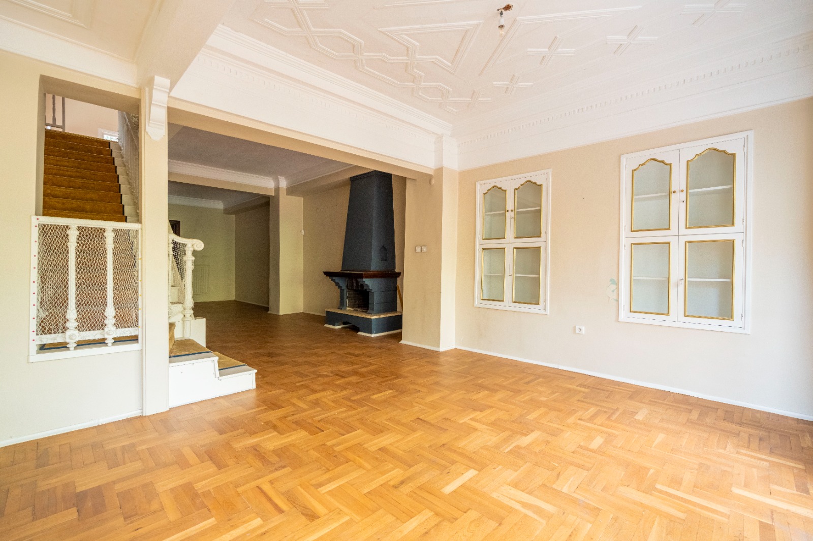 ÇENGELKÖY'DE TİCARİ KİRALIK KÖŞK - 5