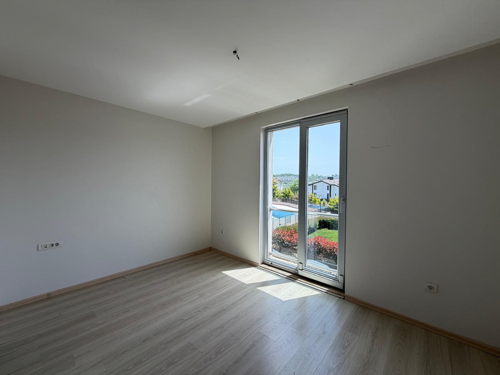 ZEKERİYAKÖY'DE  KİRALIK BAHÇE DUBLEKS DAİRE - 12