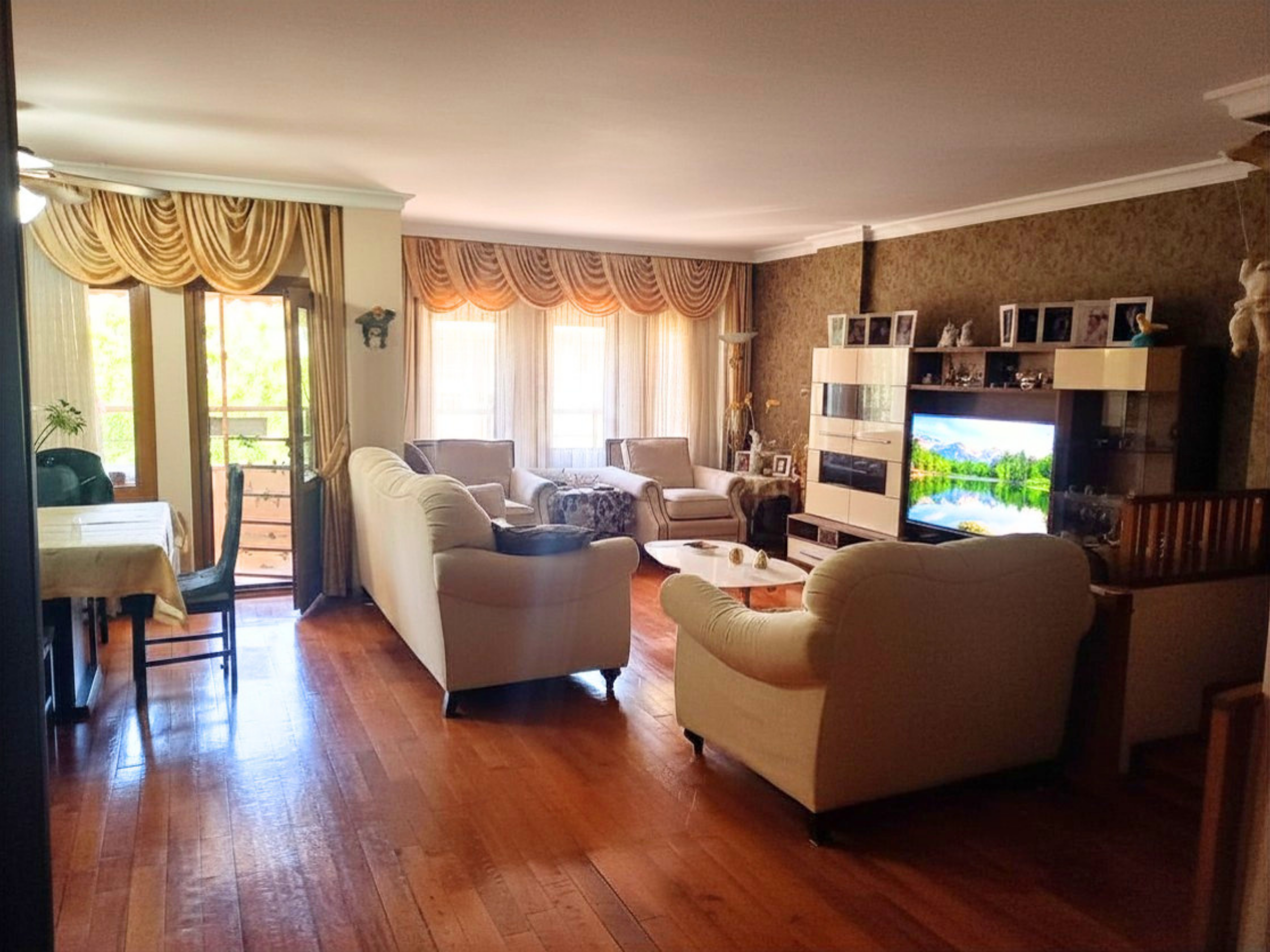 TARABYA SANATÇILAR SİTESİ SATILIK 4+2 TRİPLEKS