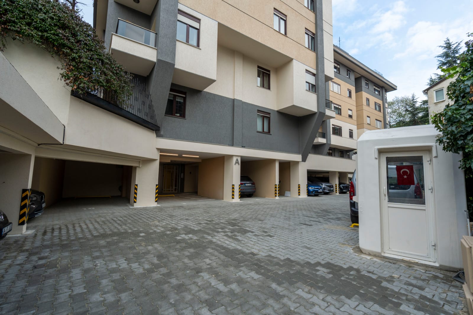 ETİLER PİRAMİT SİTESİ'NDE SATILIK YENİLENMİŞ ÇATI DUBLEKS - 11