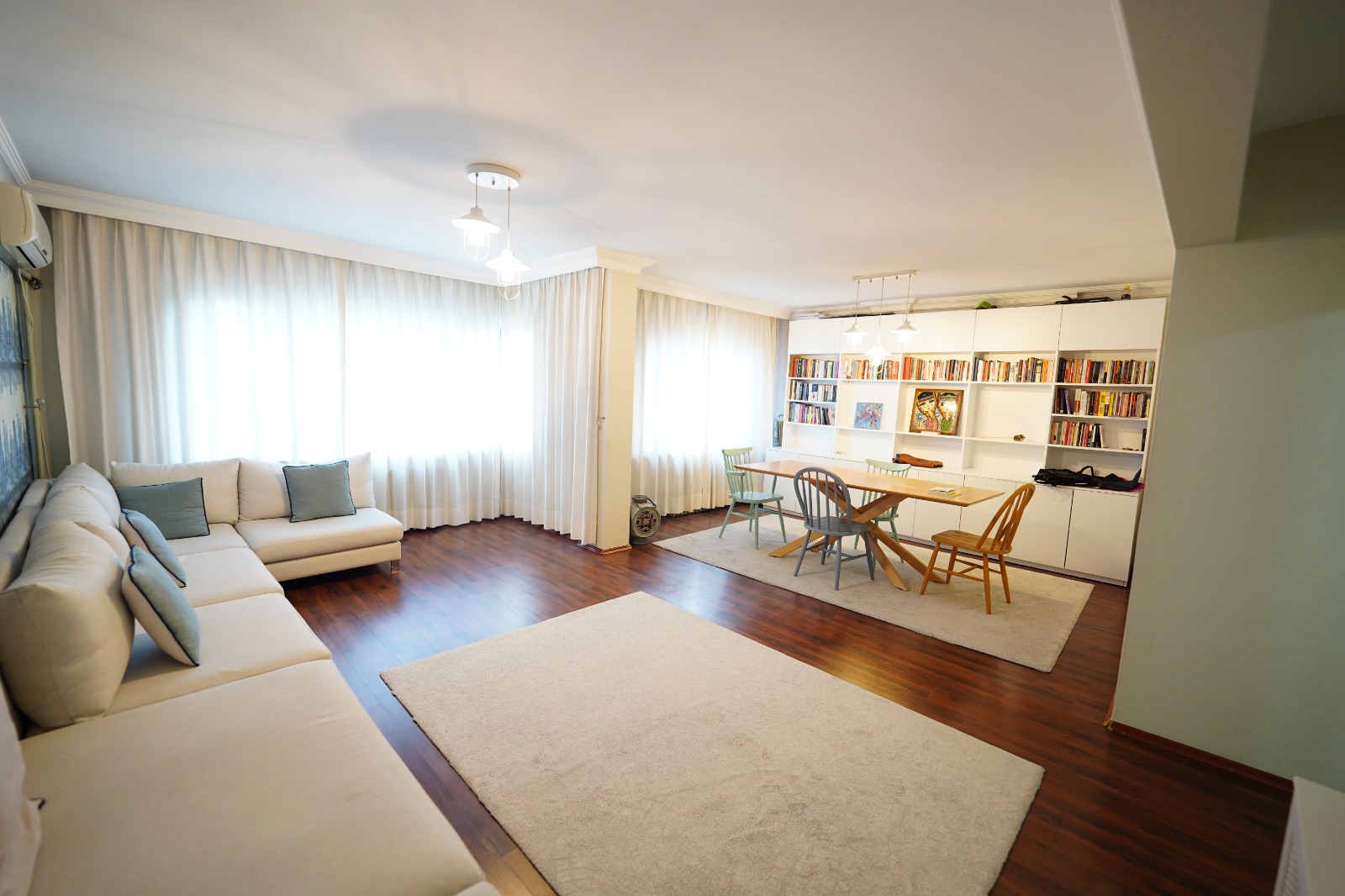 MECİDİYEKÖY'ÜN EN MERKEZİ LOKASYONUNDA KİRALIK  MODERN EŞYALI 3+1 DAİRE