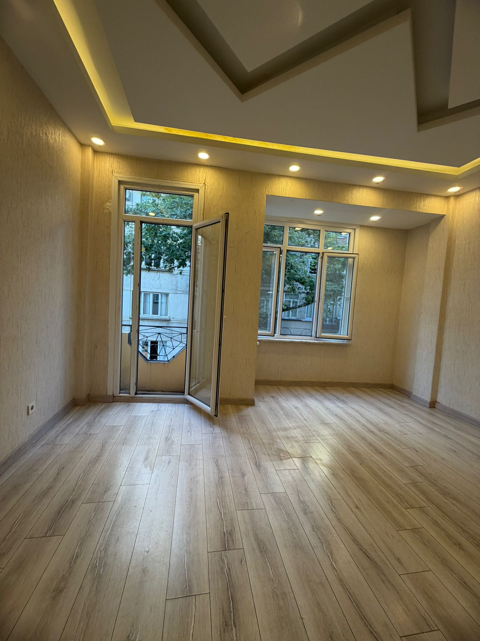 TAKSİM METROYA 3DK MESAFEDE  KİRALIK OFİS - 8