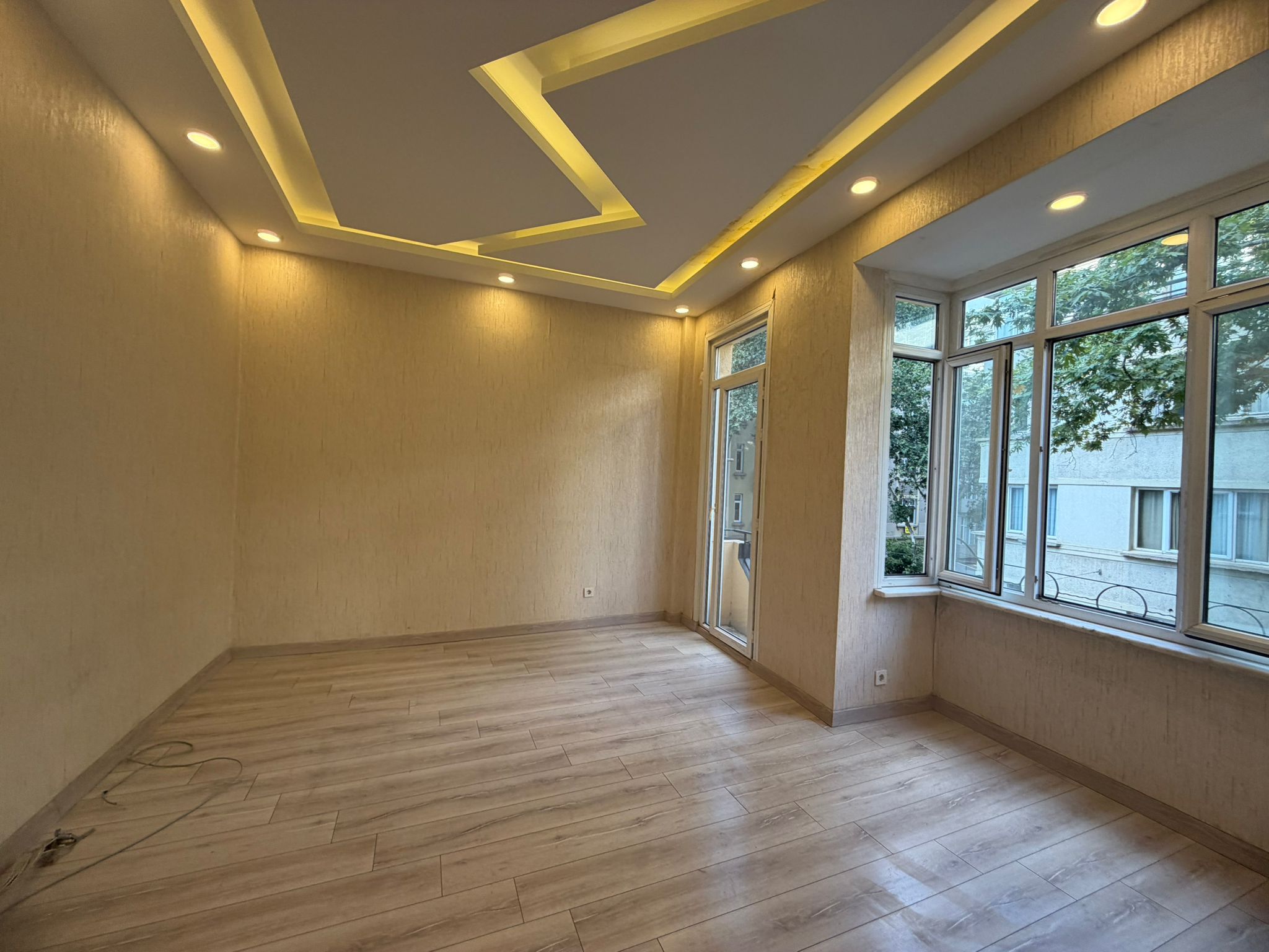 TAKSİM METROYA 3DK MESAFEDE  KİRALIK OFİS - 5